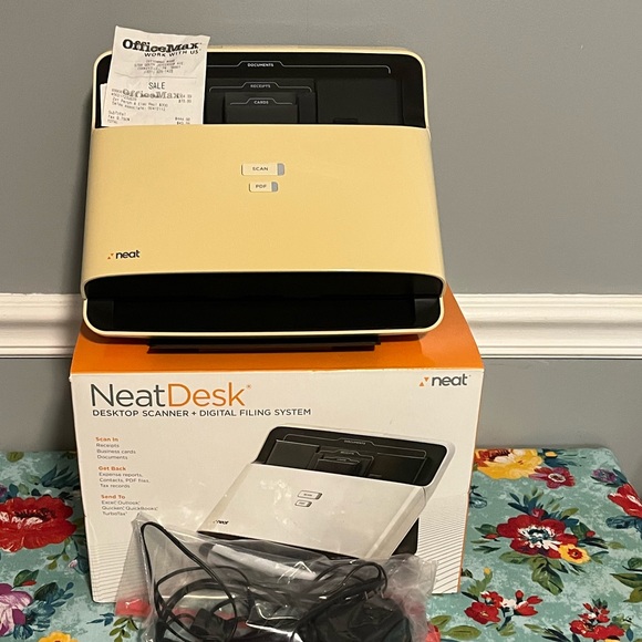 🎠 EUC Yellow NeatDesk Desktop Scanner and Digital Filing System - Picture 3 of 8